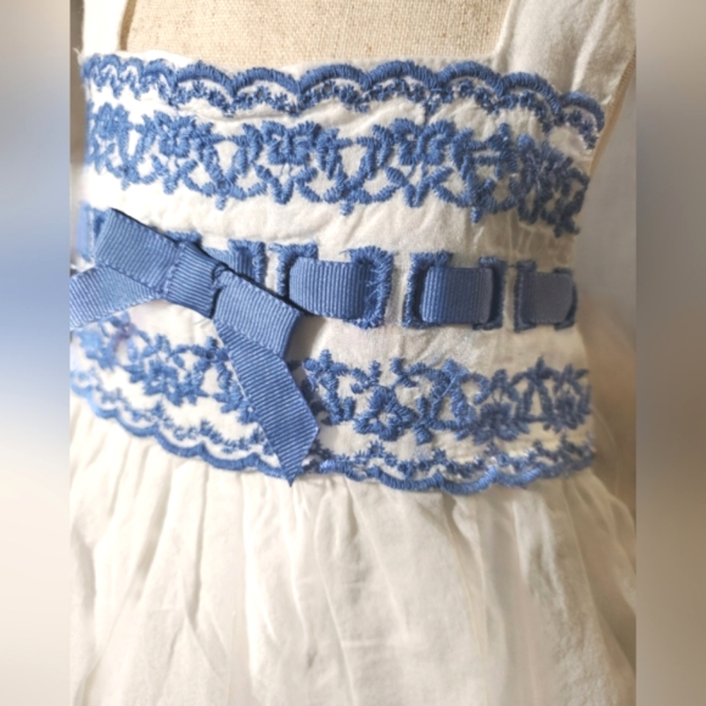 Savannah baby sleeveless embroidered white and blue dress Size 0-3 months - Picture 3 of 14